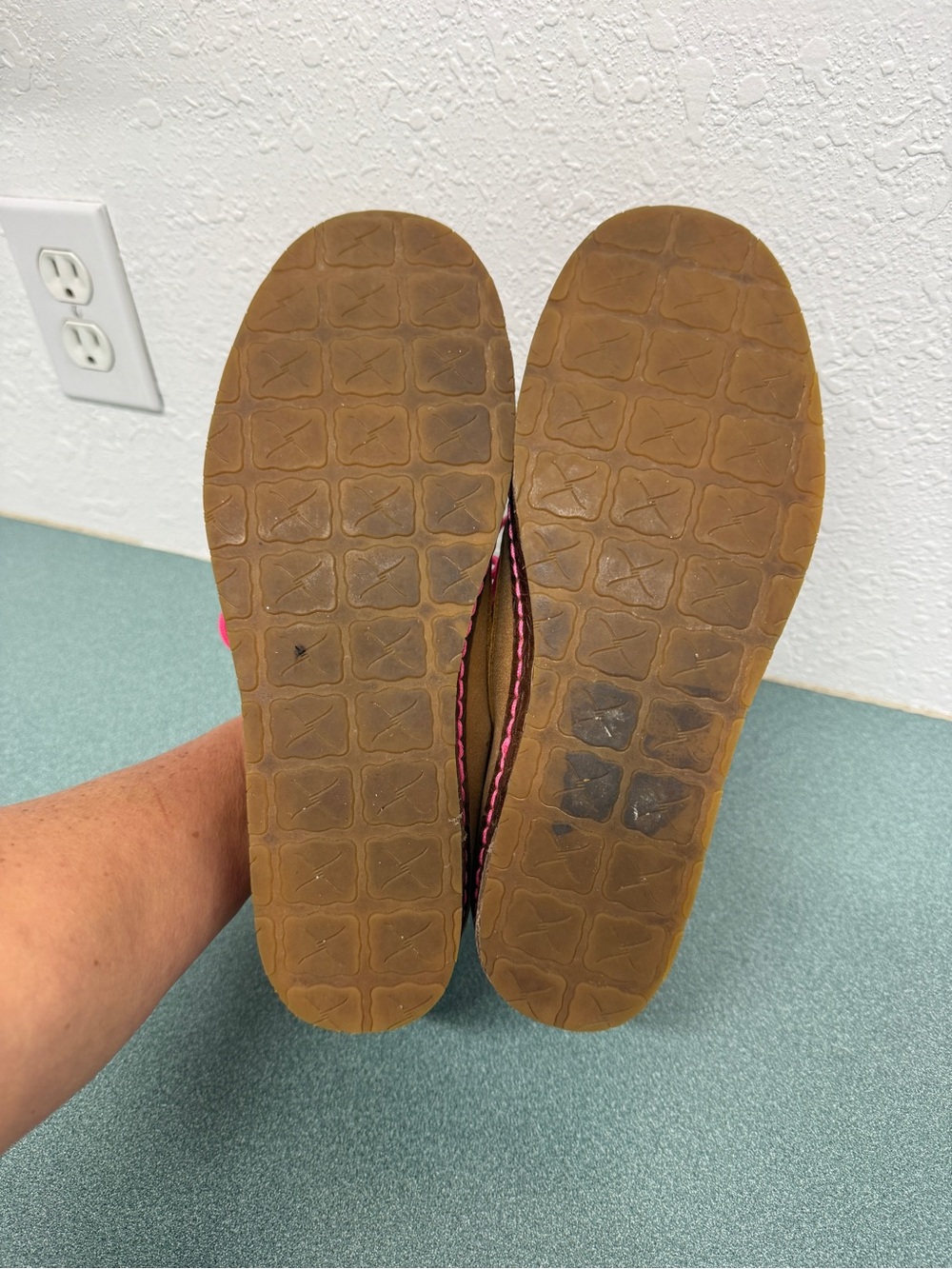 Twisted X Breast Cancer Awareness Leather Loafers Women’s 8.5 Tan - Picture 11 of 16